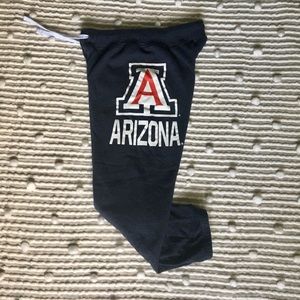 U of A cropped sweatpants (like new) M